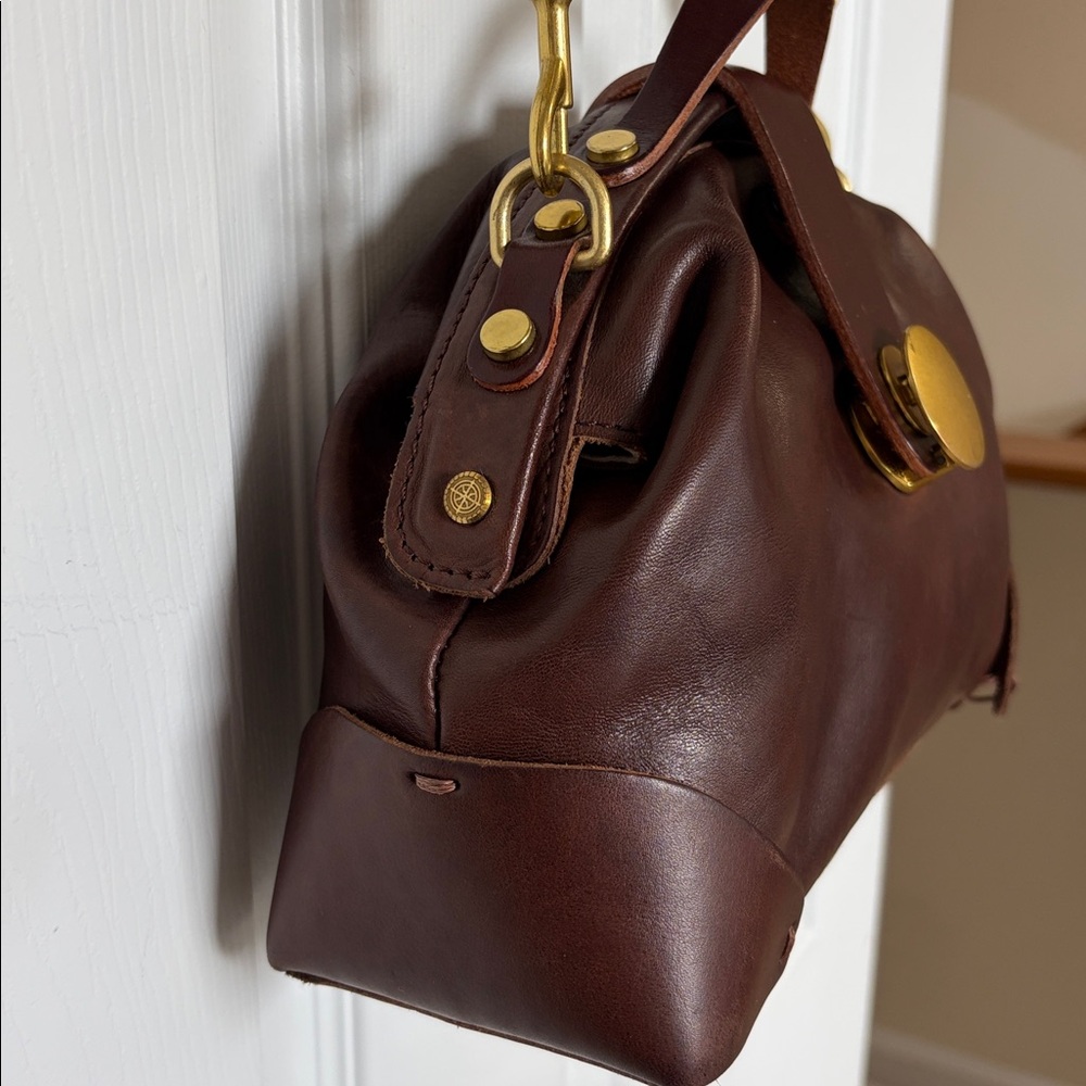 Old Trend Gypsy Soul Leather Crossbody Bag - Picture 6 of 17